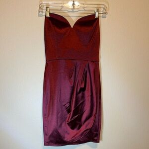 Elegant Strapless Burgundy Dress